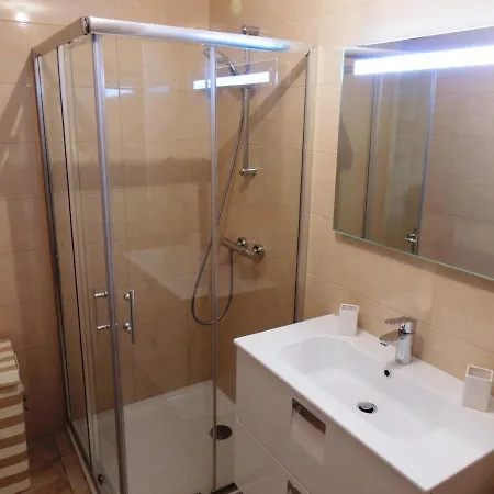 Grand Familial Avec Garage Et Wifi, 3 Pour 8 Personnes - Fr-1-598-55