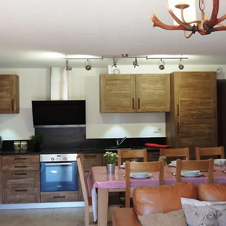 Apartment Grand Familial Avec Garage Et Wifi, 3 Pour 8 Personnes - Fr-1-598-55